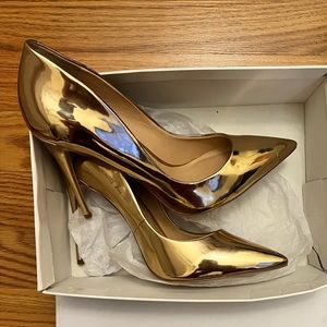 Rose Gold daisie Steven madden high heels. NWB. Sz 10 but fit more 9.5